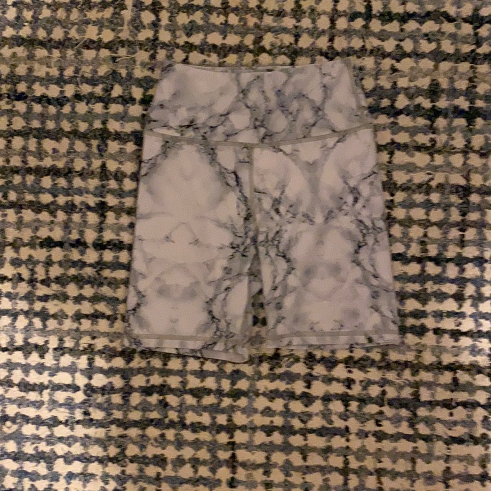 Lulu’s marble biker shorts